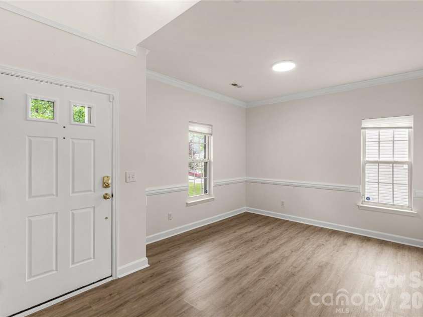 12819 Matisse Lane, Charlotte, NC 28215.  MLS# CAR4401166, YatesRealty ID 38349. 