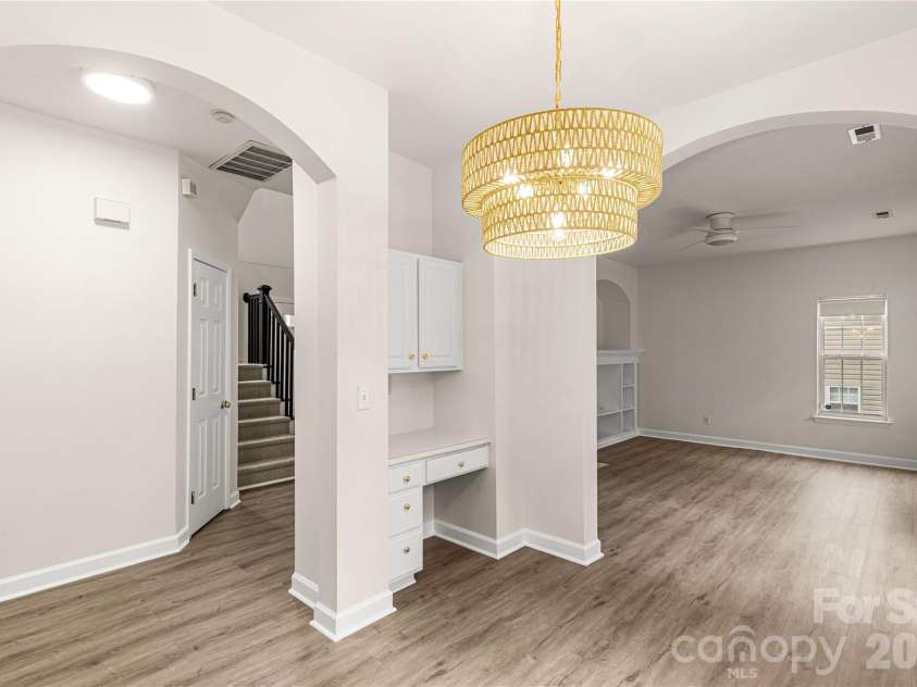 12819 Matisse Lane, Charlotte, NC 28215.  MLS# CAR4401166, YatesRealty ID 38349. 