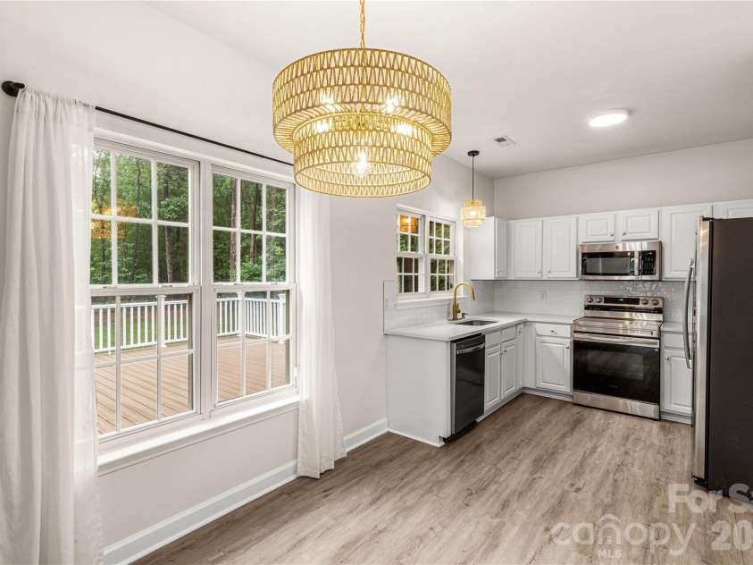 12819 Matisse Lane, Charlotte, NC 28215.  MLS# CAR4401166, YatesRealty ID 38349. 