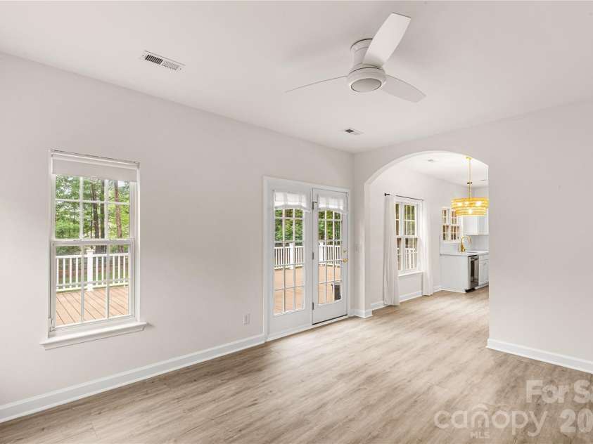 12819 Matisse Lane, Charlotte, NC 28215.  MLS# CAR4401166, YatesRealty ID 38349. 