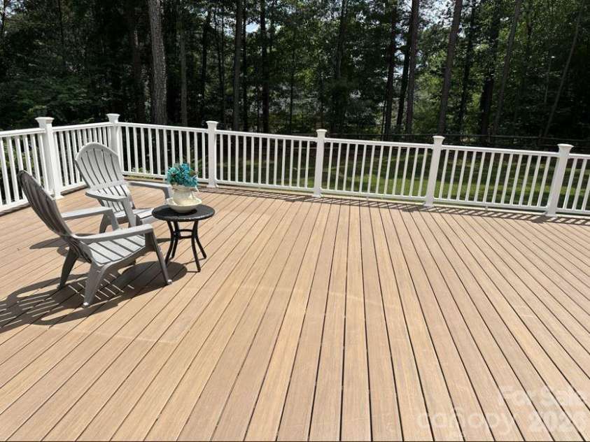 12819 Matisse Lane, Charlotte, NC 28215.  MLS# CAR4401166, YatesRealty ID 38349. 