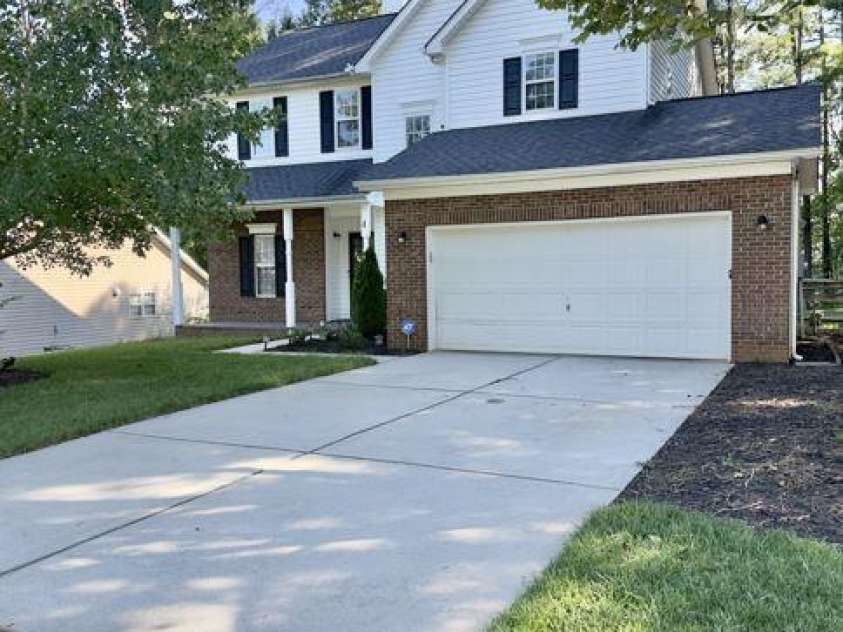 12819 Matisse Lane, Charlotte, NC 28215.  MLS# CAR4401166, YatesRealty ID 38349. 