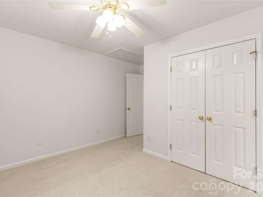 12819 Matisse Lane, Charlotte, NC 28215.  MLS# CAR4401166, YatesRealty ID 38349. 