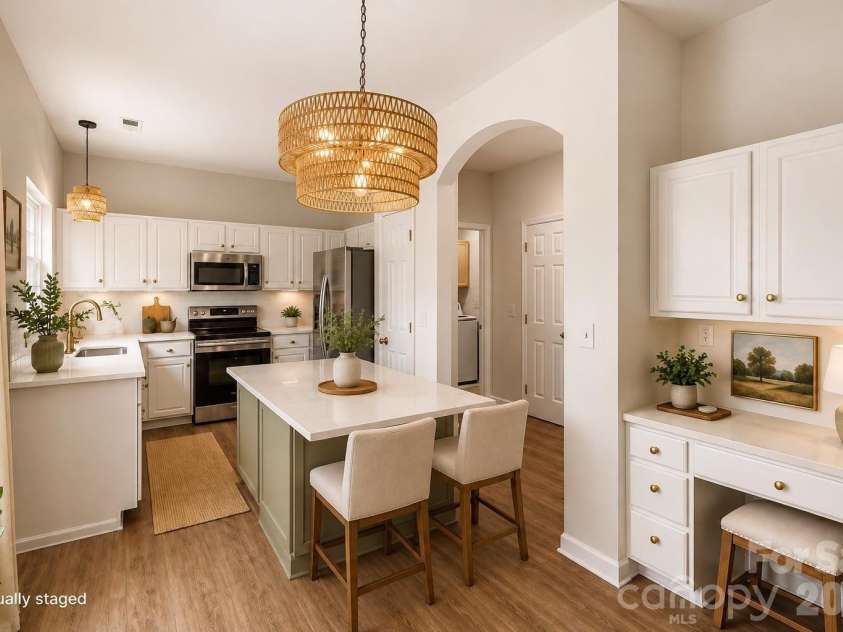 12819 Matisse Lane, Charlotte, NC 28215.  MLS# CAR4401166, YatesRealty ID 38349. 