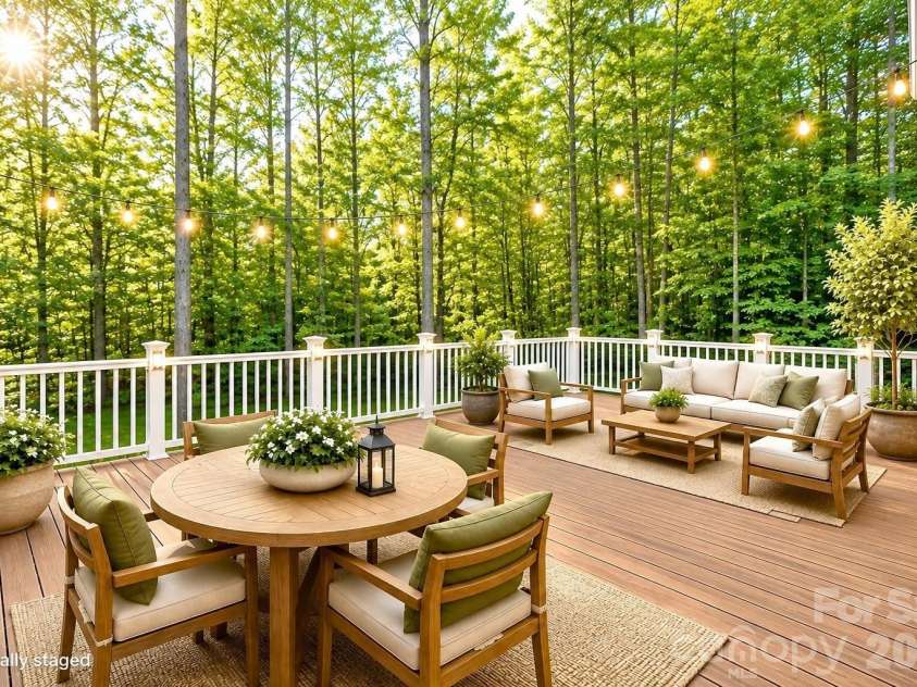 12819 Matisse Lane, Charlotte, NC 28215.  MLS# CAR4401166, YatesRealty ID 38349. 