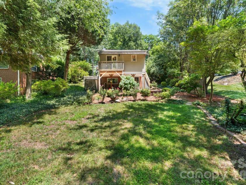 407 10th Street Drive, Hickory, NC 28601.  MLS# CAR4405219, YatesRealty ID 38350. Back yard.