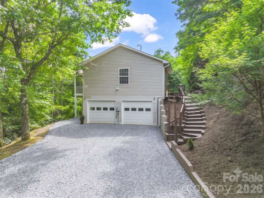 130 High Rock Acres Drive, Black Mountain, NC 28711.  MLS# CAR4399873, YatesRealty ID 38351. 