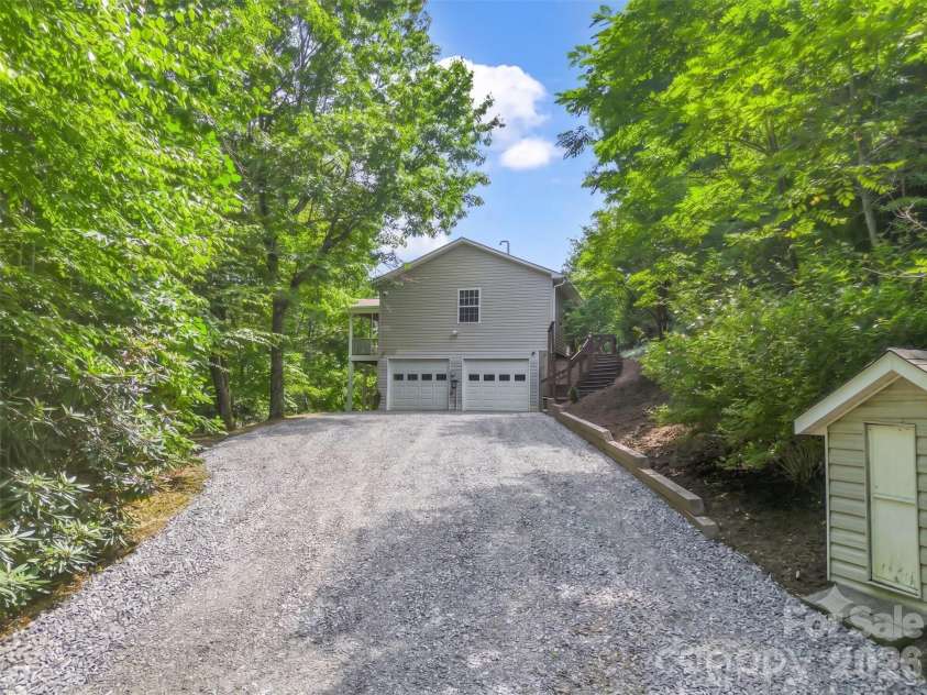 130 High Rock Acres Drive, Black Mountain, NC 28711.  MLS# CAR4399873, YatesRealty ID 38351. 