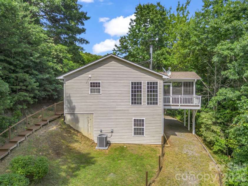 130 High Rock Acres Drive, Black Mountain, NC 28711.  MLS# CAR4399873, YatesRealty ID 38351. 