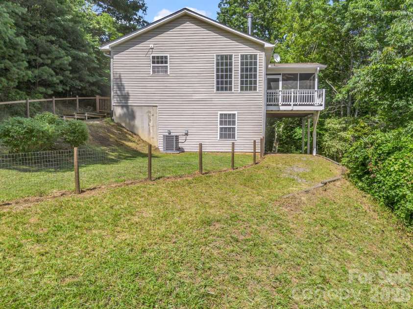 130 High Rock Acres Drive, Black Mountain, NC 28711.  MLS# CAR4399873, YatesRealty ID 38351. 