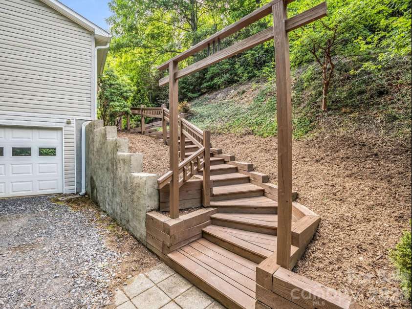 130 High Rock Acres Drive, Black Mountain, NC 28711.  MLS# CAR4399873, YatesRealty ID 38351. 