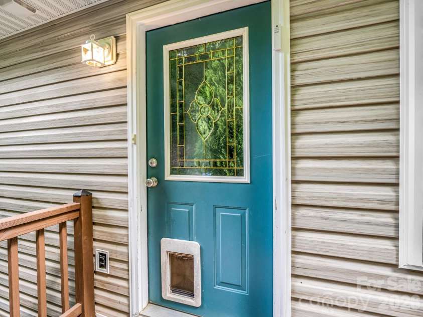 130 High Rock Acres Drive, Black Mountain, NC 28711.  MLS# CAR4399873, YatesRealty ID 38351. 