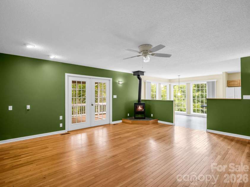 130 High Rock Acres Drive, Black Mountain, NC 28711.  MLS# CAR4399873, YatesRealty ID 38351. 