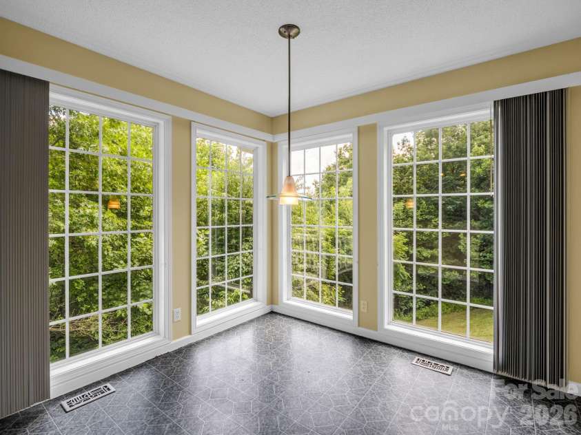 130 High Rock Acres Drive, Black Mountain, NC 28711.  MLS# CAR4399873, YatesRealty ID 38351. 