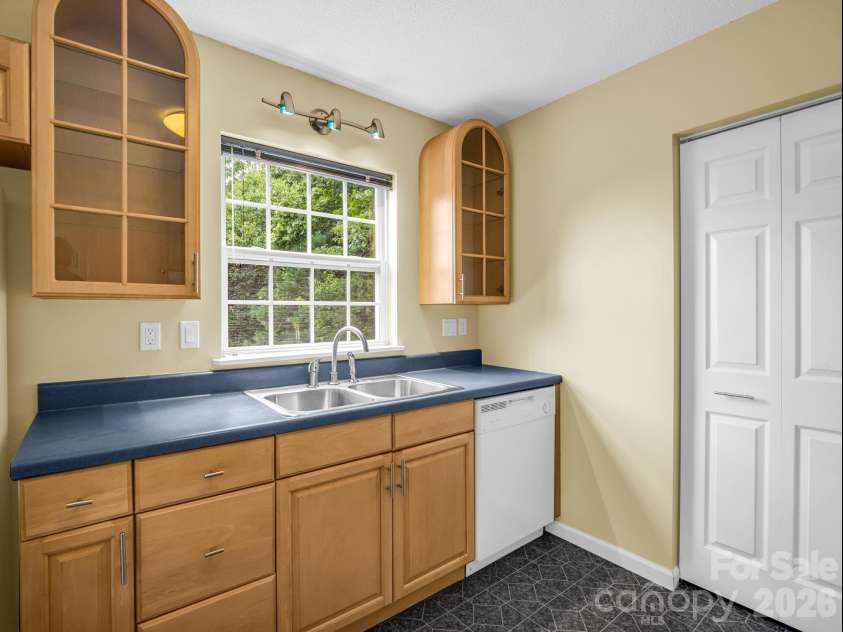 130 High Rock Acres Drive, Black Mountain, NC 28711.  MLS# CAR4399873, YatesRealty ID 38351. 