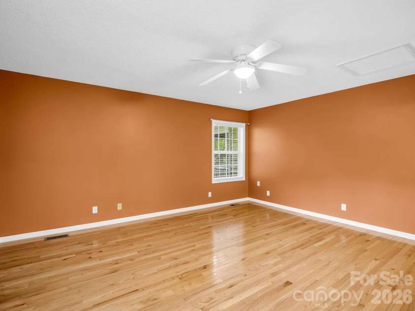 130 High Rock Acres Drive, Black Mountain, NC 28711.  MLS# CAR4399873, YatesRealty ID 38351. 