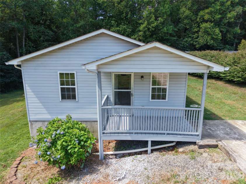 4843 Mayfield Drive, Granite Falls, NC 28630.  MLS# CAR4398784, YatesRealty ID 38352. 