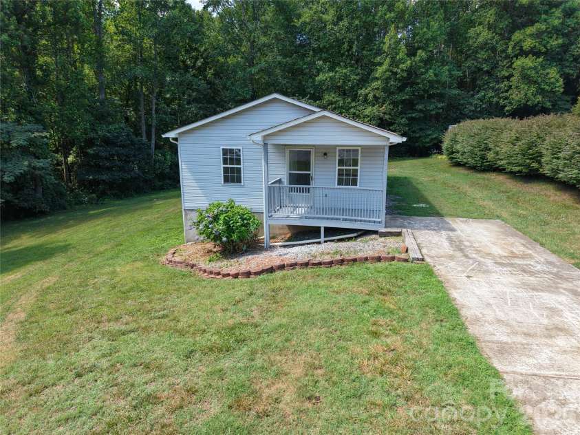 4843 Mayfield Drive, Granite Falls, NC 28630.  MLS# CAR4398784, YatesRealty ID 38352. 