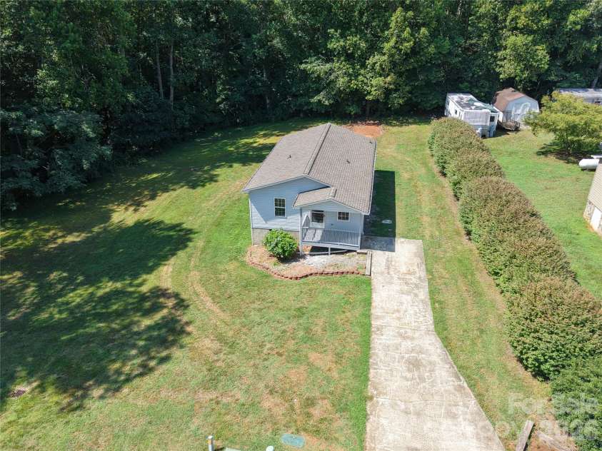 4843 Mayfield Drive, Granite Falls, NC 28630.  MLS# CAR4398784, YatesRealty ID 38352. 