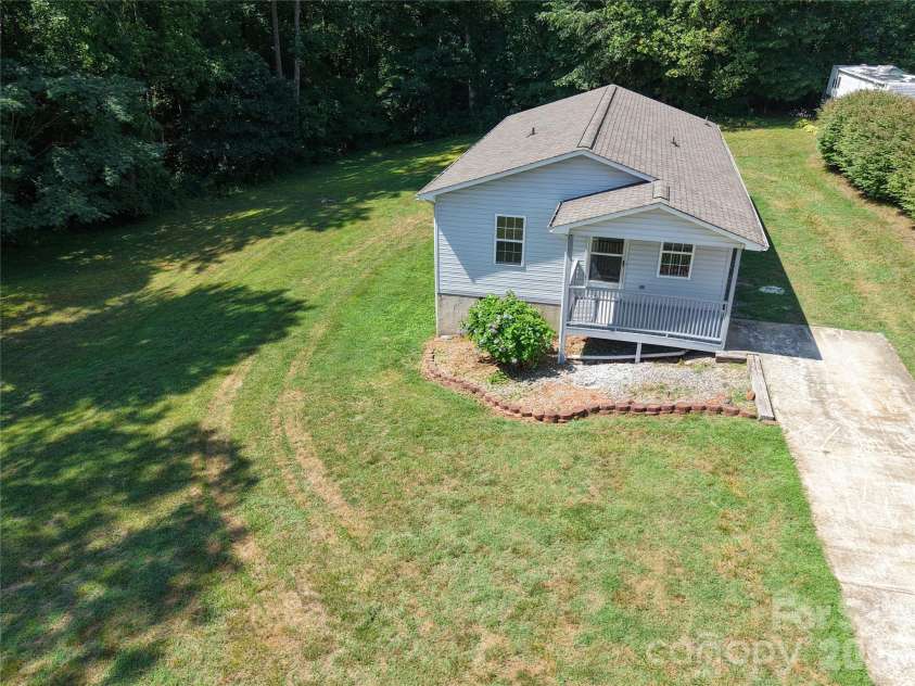 4843 Mayfield Drive, Granite Falls, NC 28630.  MLS# CAR4398784, YatesRealty ID 38352. 