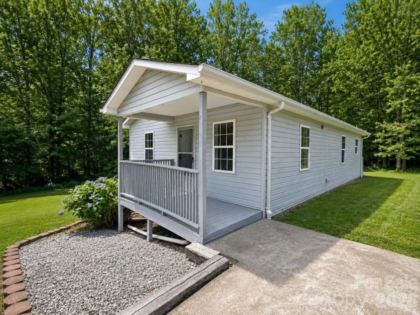 4843 Mayfield Drive, Granite Falls, NC 28630.  MLS# CAR4398784, YatesRealty ID 38352. 