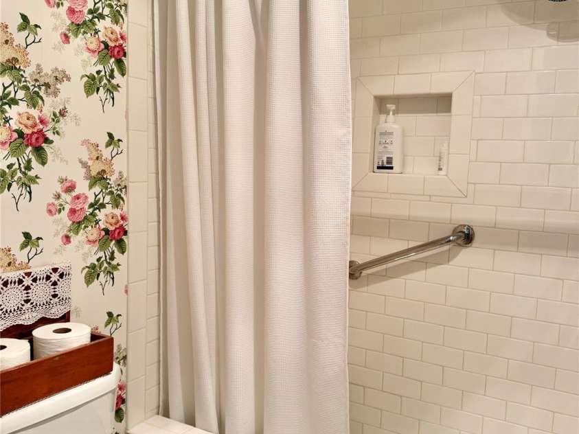 477 Birchwood Trail, Concord, NC 28025.  MLS# CAR4404001, YatesRealty ID 38353. Master Bath