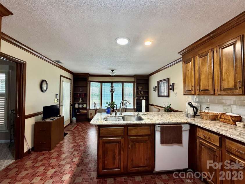 477 Birchwood Trail, Concord, NC 28025.  MLS# CAR4404001, YatesRealty ID 38353. Spacious Kitchen