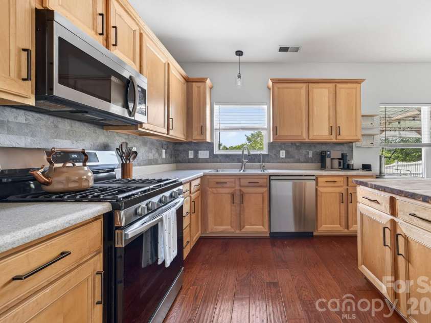 405 Galesburg Drive, Monroe, NC 28110.  MLS# CAR4404868, YatesRealty ID 38354. 