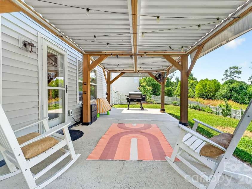 405 Galesburg Drive, Monroe, NC 28110.  MLS# CAR4404868, YatesRealty ID 38354. 
