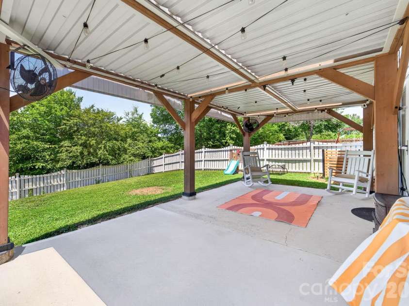 405 Galesburg Drive, Monroe, NC 28110.  MLS# CAR4404868, YatesRealty ID 38354. 