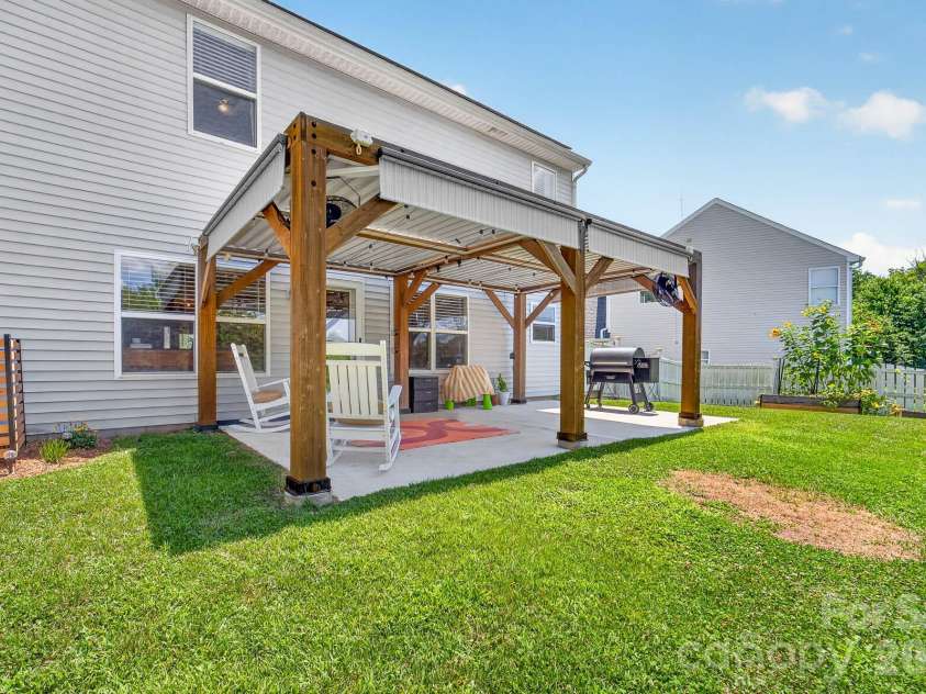 405 Galesburg Drive, Monroe, NC 28110.  MLS# CAR4404868, YatesRealty ID 38354. 