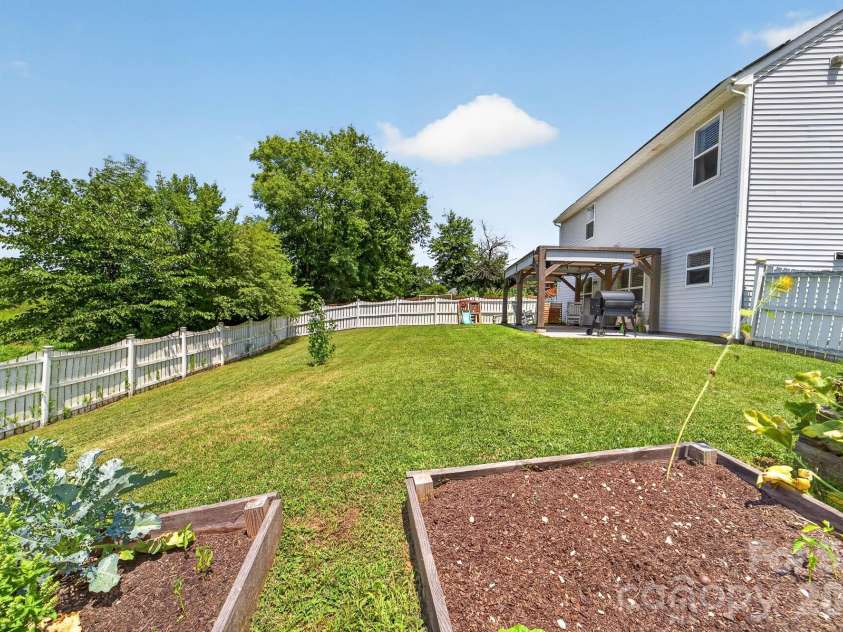 405 Galesburg Drive, Monroe, NC 28110.  MLS# CAR4404868, YatesRealty ID 38354. 