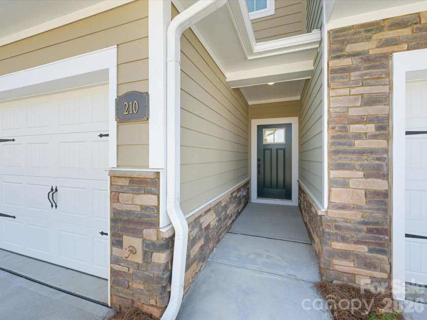 210 Quartz Hill Way, Waxhaw, NC 28173.  MLS# CAR4327857, YatesRealty ID 38356. 