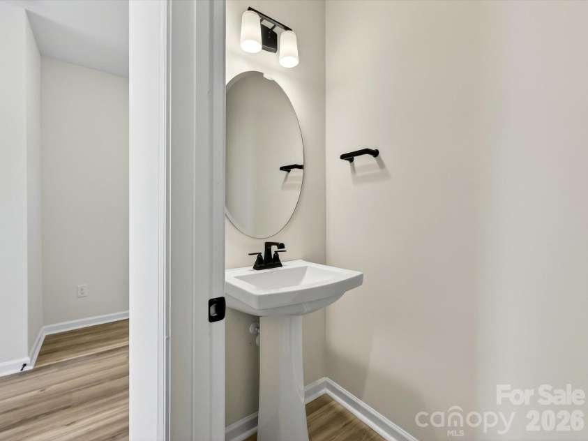 210 Quartz Hill Way, Waxhaw, NC 28173.  MLS# CAR4327857, YatesRealty ID 38356. POWDER ROOM