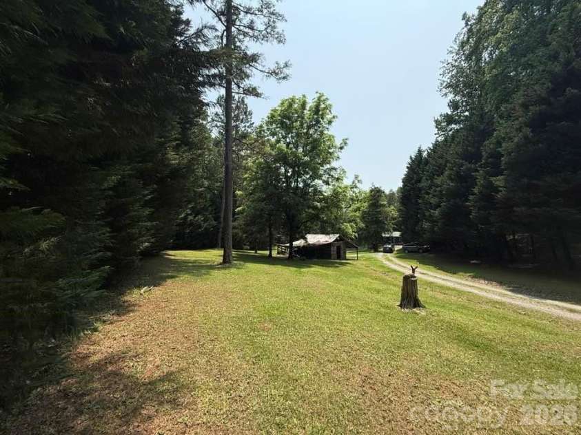650 Smith Waldrop Road, Columbus, NC 28722.  MLS# CAR4379539, YatesRealty ID 38358. 