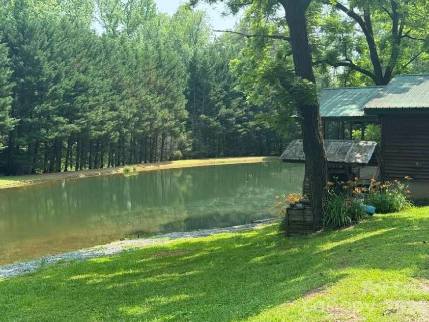 650 Smith Waldrop Road, Columbus, NC 28722.  MLS# CAR4379539, YatesRealty ID 38358. 