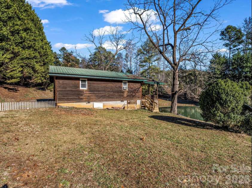 650 Smith Waldrop Road, Columbus, NC 28722.  MLS# CAR4379539, YatesRealty ID 38358. 