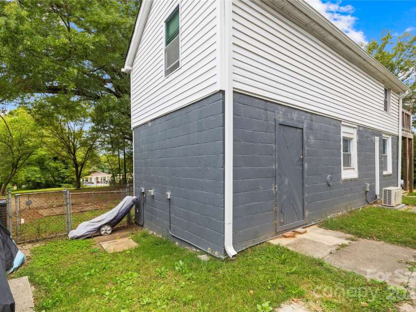 221, 225, & 227 Garfield Street, Statesville, NC 28677.  MLS# CAR4314991, YatesRealty ID 3836. 