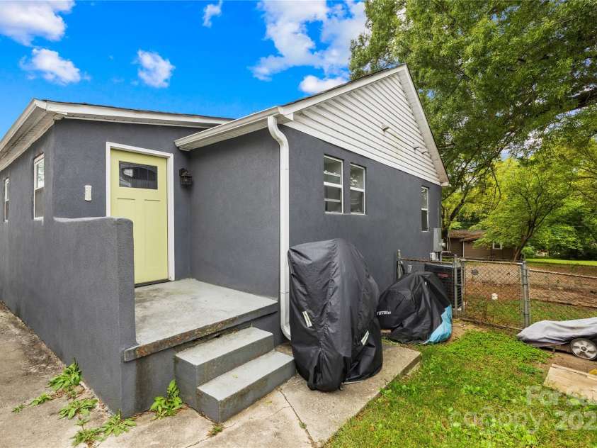 221, 225, & 227 Garfield Street, Statesville, NC 28677.  MLS# CAR4314991, YatesRealty ID 3836. 