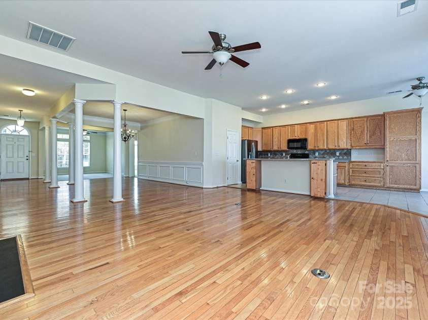 315 Drake Park Avenue, Fort Mill, SC 29708.  MLS# CAR4231306, YatesRealty ID 3836. Family Room