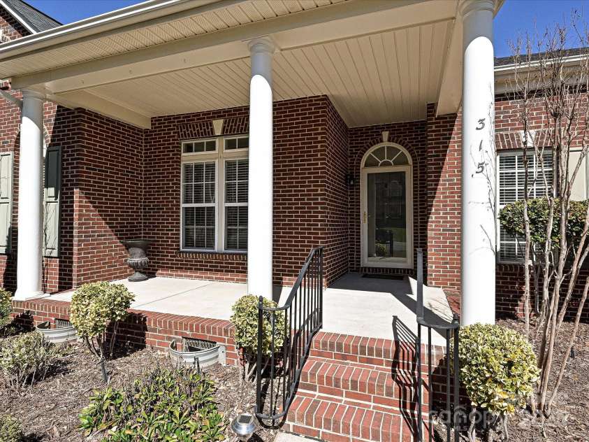 315 Drake Park Avenue, Fort Mill, SC 29708.  MLS# CAR4231306, YatesRealty ID 3836. Front Porch