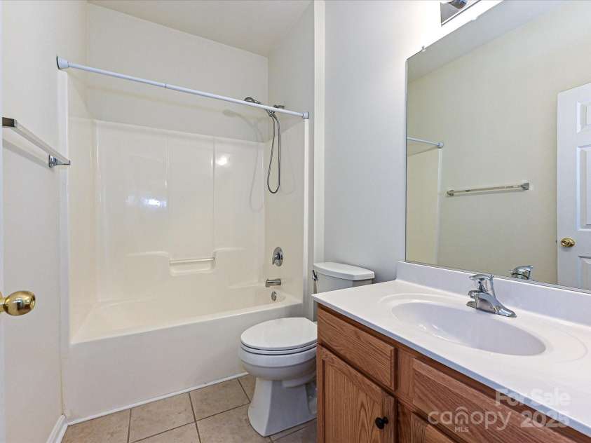 315 Drake Park Avenue, Fort Mill, SC 29708.  MLS# CAR4231306, YatesRealty ID 3836. Guest Bathroom