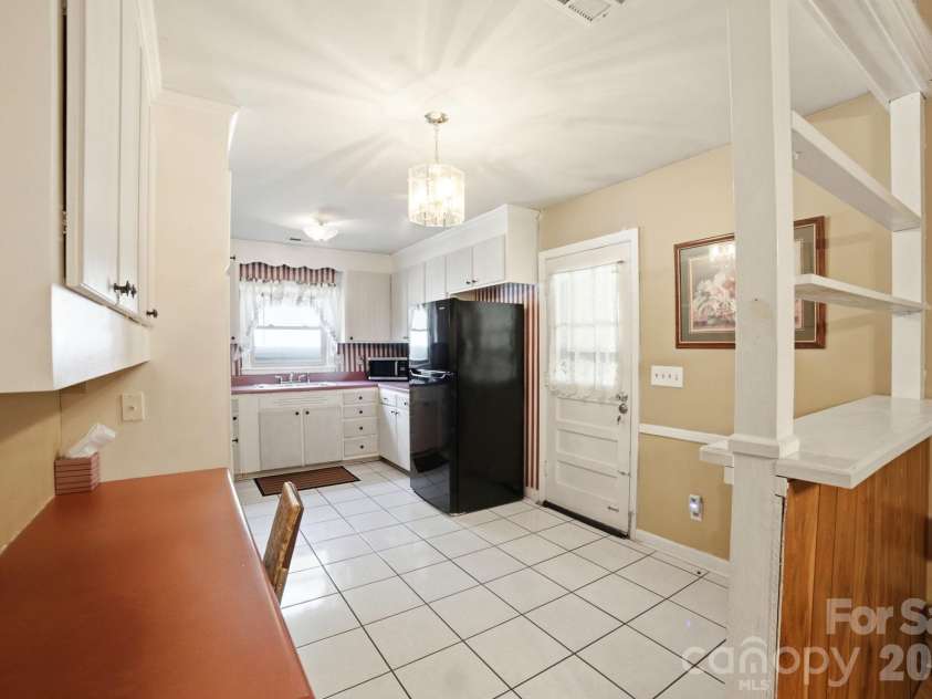 708 Aintree Road, Charlotte, NC 28215.  MLS# CAR4405148, YatesRealty ID 38360. 