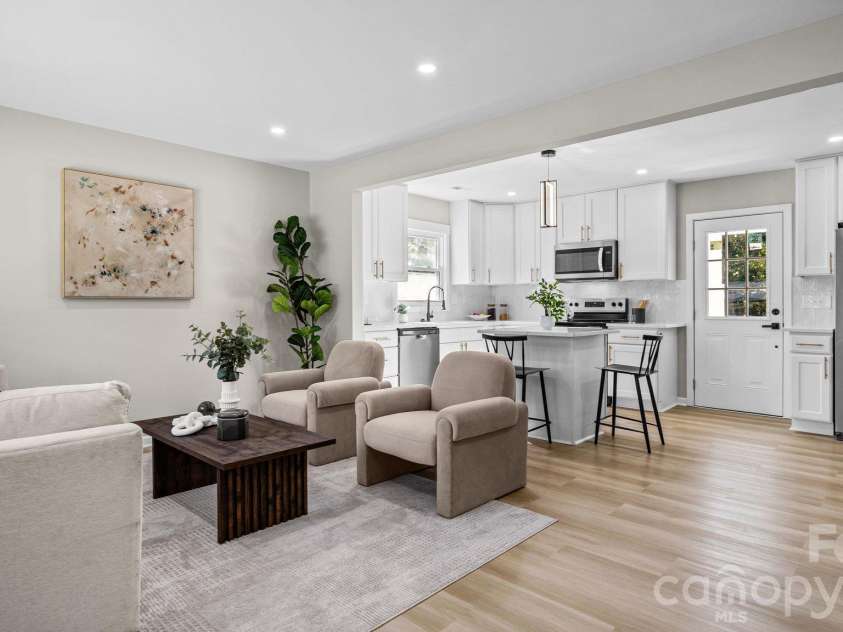 708 Aintree Road, Charlotte, NC 28215.  MLS# CAR4434948, YatesRealty ID 38360. 