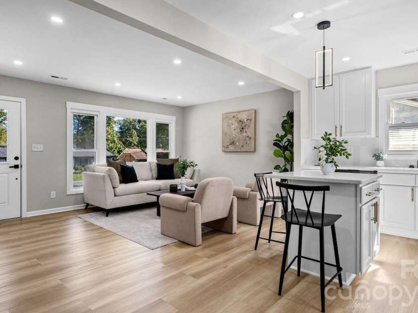 708 Aintree Road, Charlotte, NC 28215.  MLS# CAR4434948, YatesRealty ID 38360. 