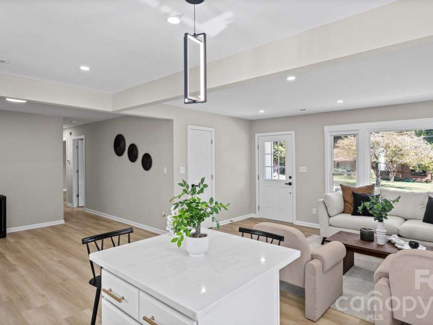 708 Aintree Road, Charlotte, NC 28215.  MLS# CAR4434948, YatesRealty ID 38360. 