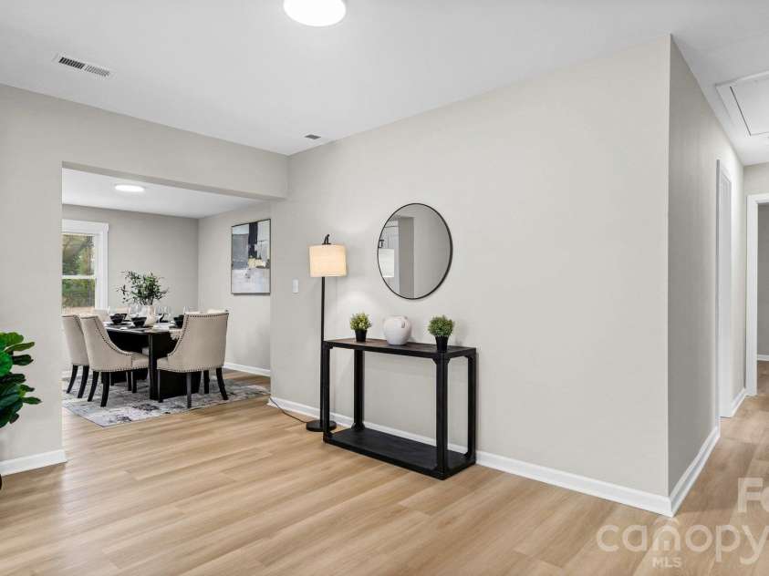 708 Aintree Road, Charlotte, NC 28215.  MLS# CAR4434948, YatesRealty ID 38360. 