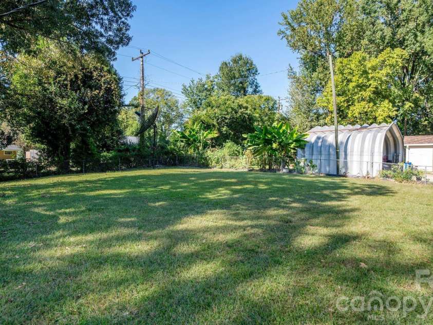 708 Aintree Road, Charlotte, NC 28215.  MLS# CAR4434948, YatesRealty ID 38360. 