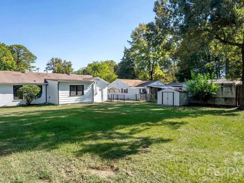 708 Aintree Road, Charlotte, NC 28215.  MLS# CAR4434948, YatesRealty ID 38360. 