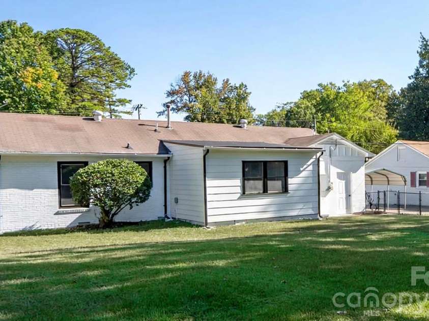 708 Aintree Road, Charlotte, NC 28215.  MLS# CAR4434948, YatesRealty ID 38360. 
